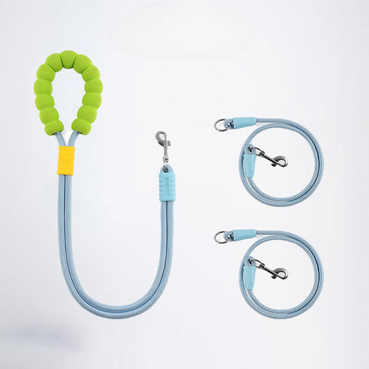 The foam grip pet leash allows your pet to roam freely and always under control