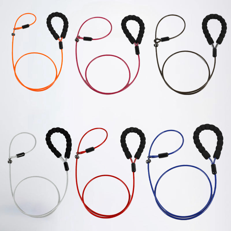 Pet leash, safe and comfortable, effective control of pet movements, let you share outdoor happy time with your pet, to ensure that your pet is always safe on the side, foam handle