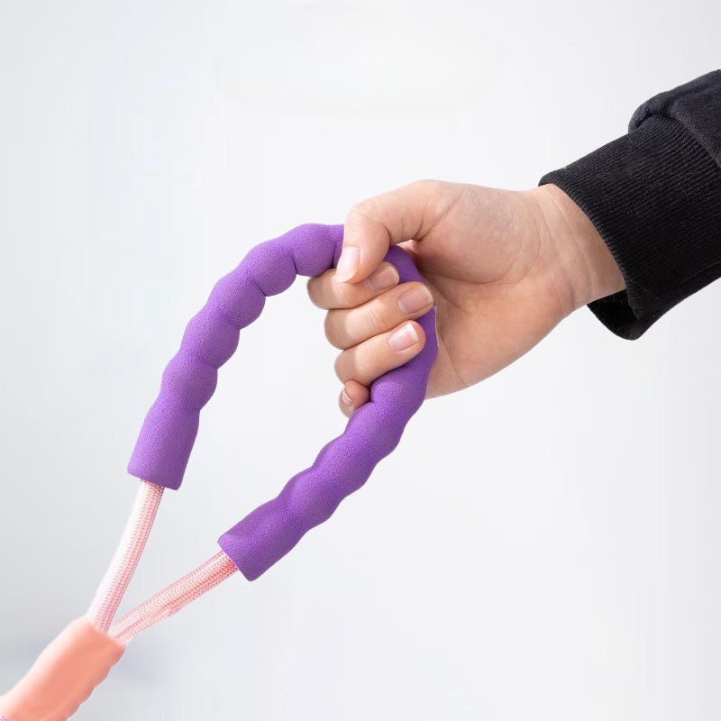 Pet leash, safe and comfortable, effective control of pet movements, let you share the happy time outdoors with your pet, to ensure that your pet is always safe on the side