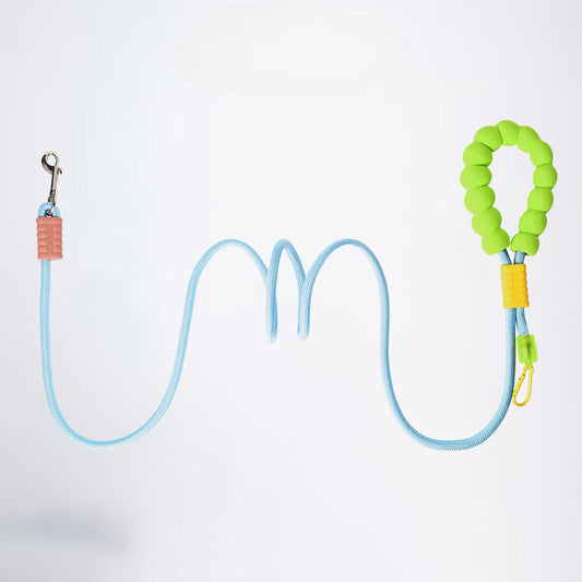 The dog leash provides all-round protection for your pet and makes our pet world full of joy and warmth
