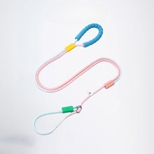 Dog leash, safe and comfortable, effective control of pet movements, let you share the happy time outdoors with your pet, to ensure that your pet is always safe on the side