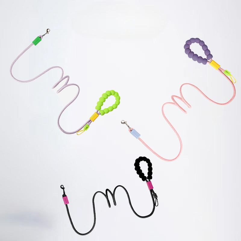 The dog leash provides all-round protection for your pet and makes our pet world full of joy and warmth