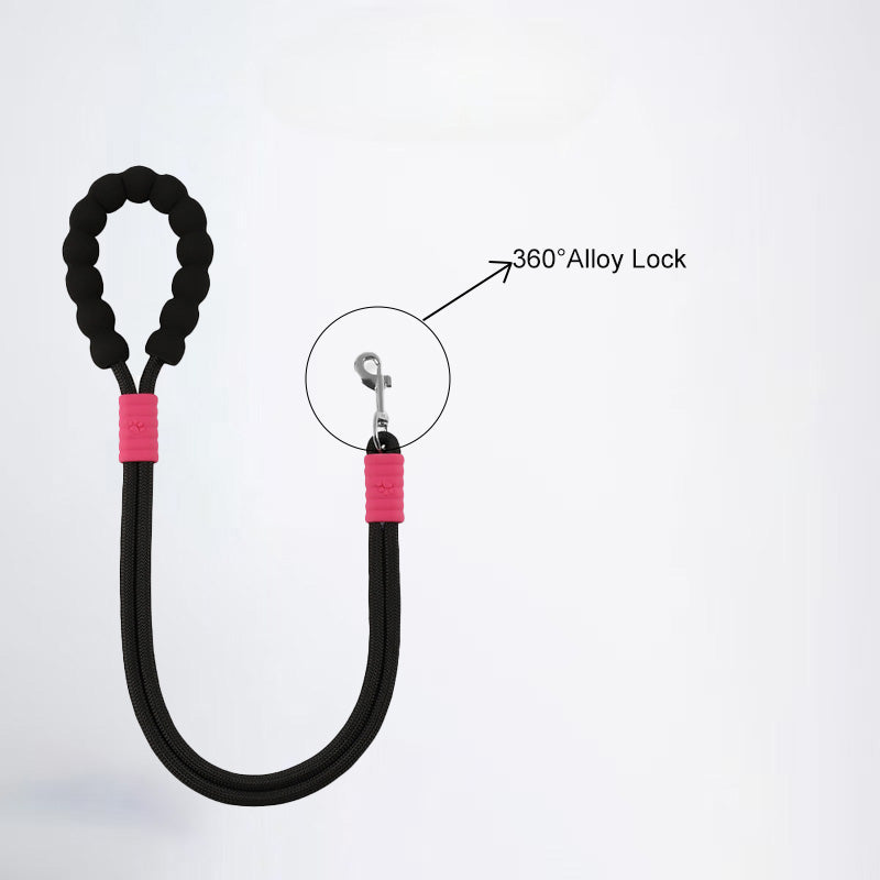 For your pet's safety, choose our pet leash to ensure that every walk you have with your pet is worry-free