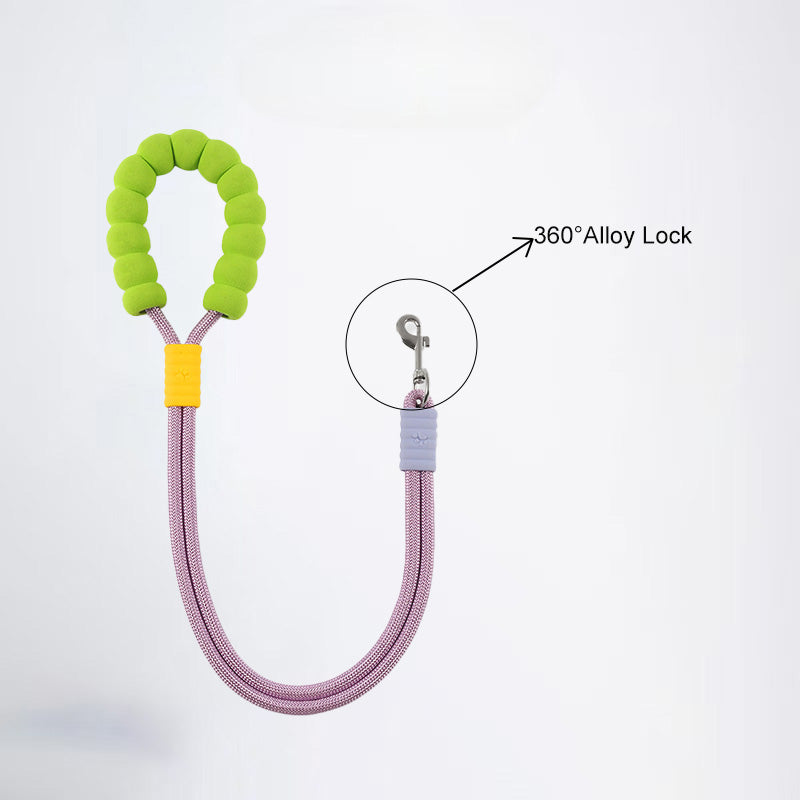 For your pet's safety, choose our foam grip pet leash, which is comfortable, durable, and easy to control